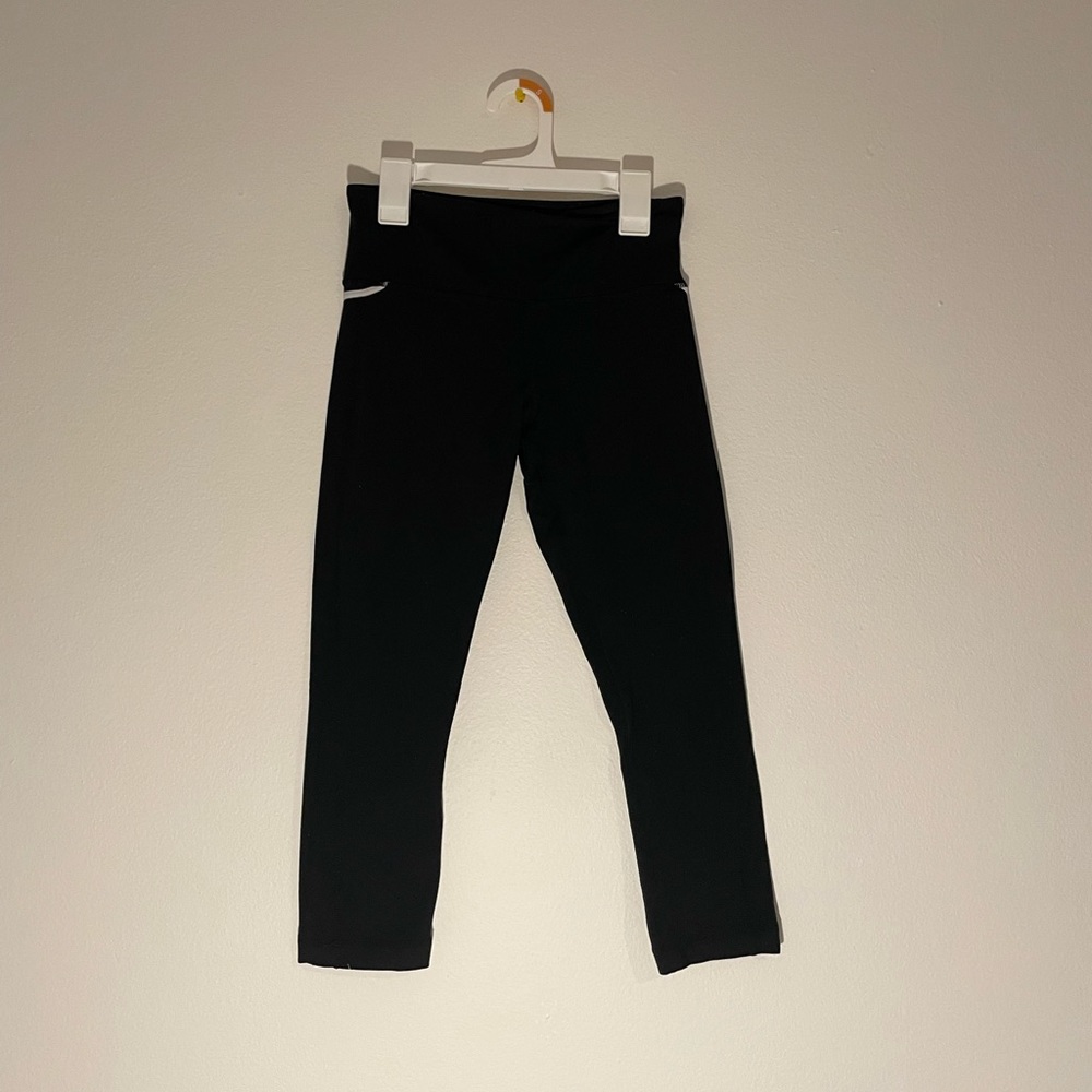 Black capri Lululemon leggings